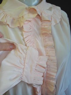 Luscious Peach Rayon Vtg 40s Ruffled Robe