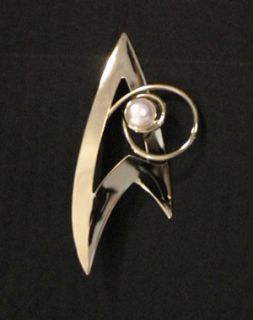 Star Trek Majels Command Insignia Pearl Broach Pin