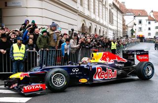 10 RTR 2012 F1 Red Bull RB8 Vettel Lexan Prepainted RC Body for F104