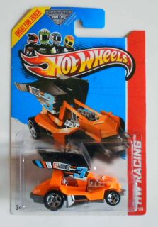 Hot Wheels 2013 127 HW Racing Dirting Outlaw Mint on Card