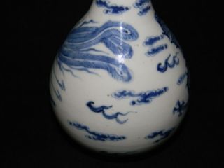 Chinese Qing Period Blue and White Antique Long Neck Vase