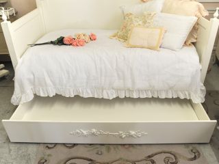 Shabby Cottage Chic White French Rose Daybed Trundle