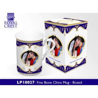 Royal Wedding Bone China Becher, Royal Kiss Prince William & Catherine