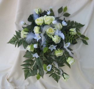 Autoschmuck Hochzeit Brautauto Blumengesteck Rosen 