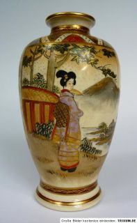 Vase . Satzuma, Japan um 1900. Maße   ca. 15,5 x 8,5 cm. Durchmesser