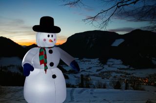 Schneemann 240 cm Weihnachtsfigur aufblasbar beleuchtet weihnachtsdeko