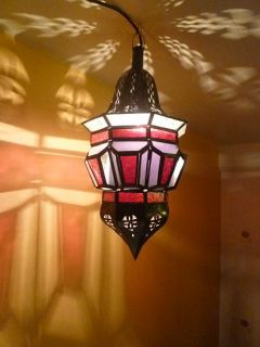 Orientalische Lampe Shana mit rotem Relief  und transparentem Glas