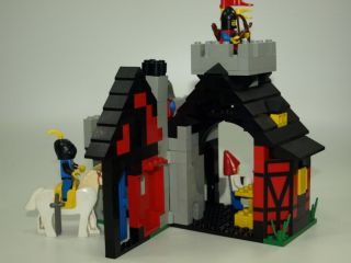 Lego Ritter Wachhaus  Guarded Inn 6067 (2)