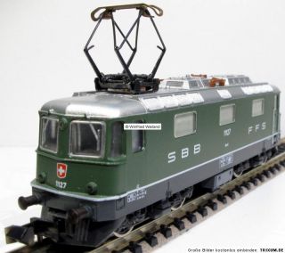 Das Modell einer schweitzer E Lok Baureihe Re 4/4 II der SBB befindet