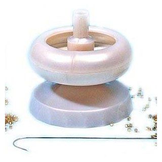 Perlenfädler / Perlenmühle mit Nadel Spielzeug