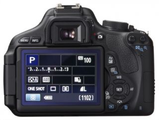 Canon EOS 600D EF S 18 55 MM IS II Kit mit Zubehörpaket   NEU