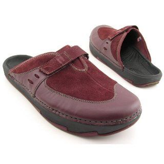 EARTH Exer Clog Burgundy Clogs Mules Shoes Womens 5 Shoes