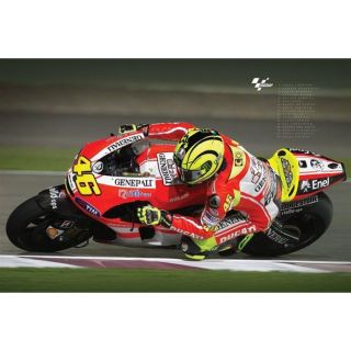 Poster 2011 Valentino Rossi sur Ducati (61x91.5cm)   Achat / Vente