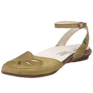 Womens Wakataua Sandal,Musgo,41 EU (US Womens 11 M) Shoes