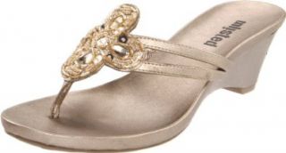 Unlisted Womens Bobbin Sandal,Champagne,6 M US Shoes
