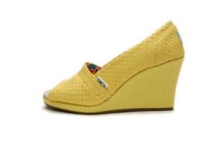 Savannah Wedge, Size 10B(M) US Womens, Color Yellow Savannah Shoes